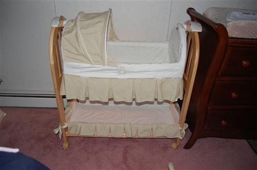 eddie bauer baby bassinet wood